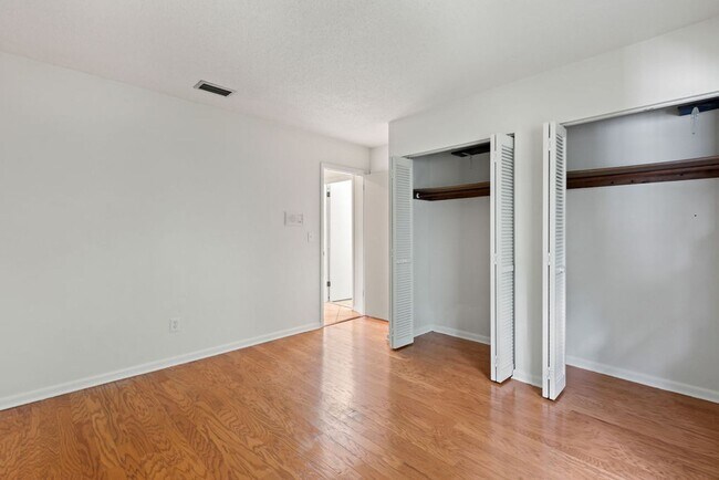 Building Photo - Spacious 4 Bedroom Ormond Beach Home with ...