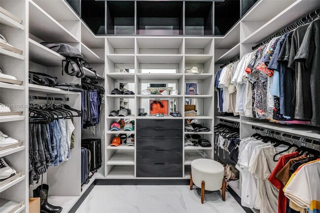 Building Photo - 250 NW 129th Ave