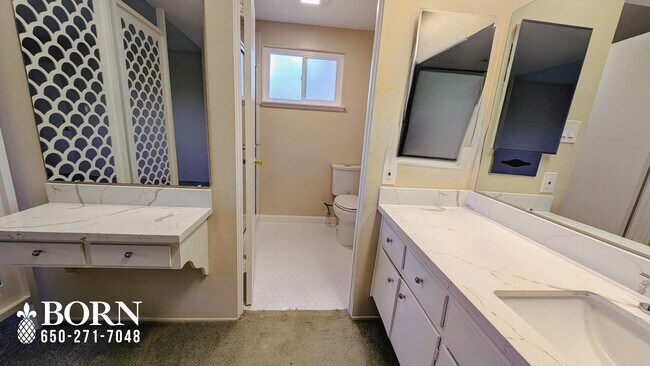 Building Photo - 1320 Lasuen Dr