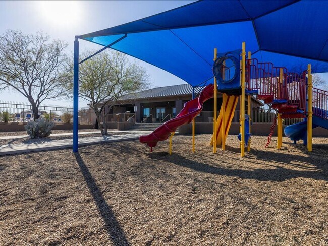 Building Photo - 4 Bedroom 3 Bathroom