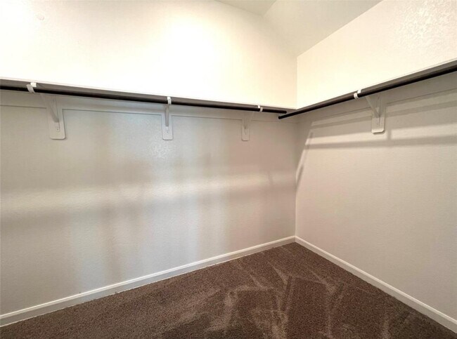 Building Photo - 3011 Azalea Pt