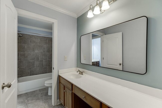 Building Photo - 940 Chateau Forest Rd