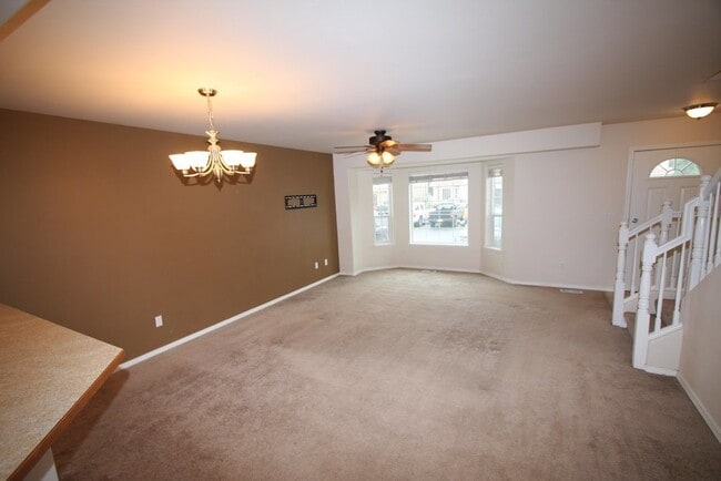 Building Photo - 3 Bedroom East Anchorage Condo w/ Fenced Yard!