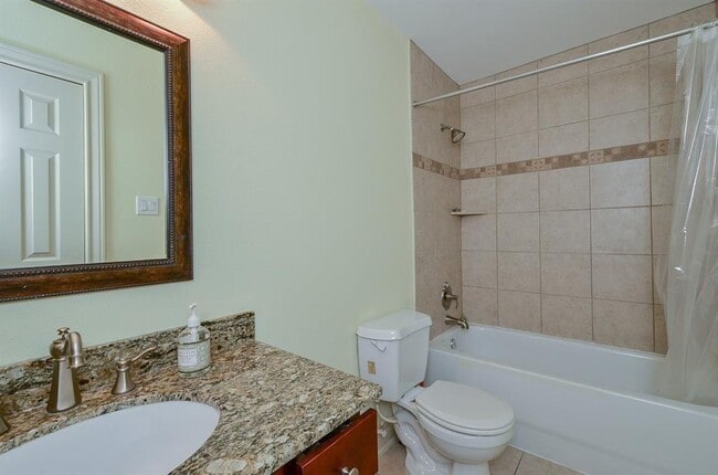 Building Photo - 3316 Clearview Cir