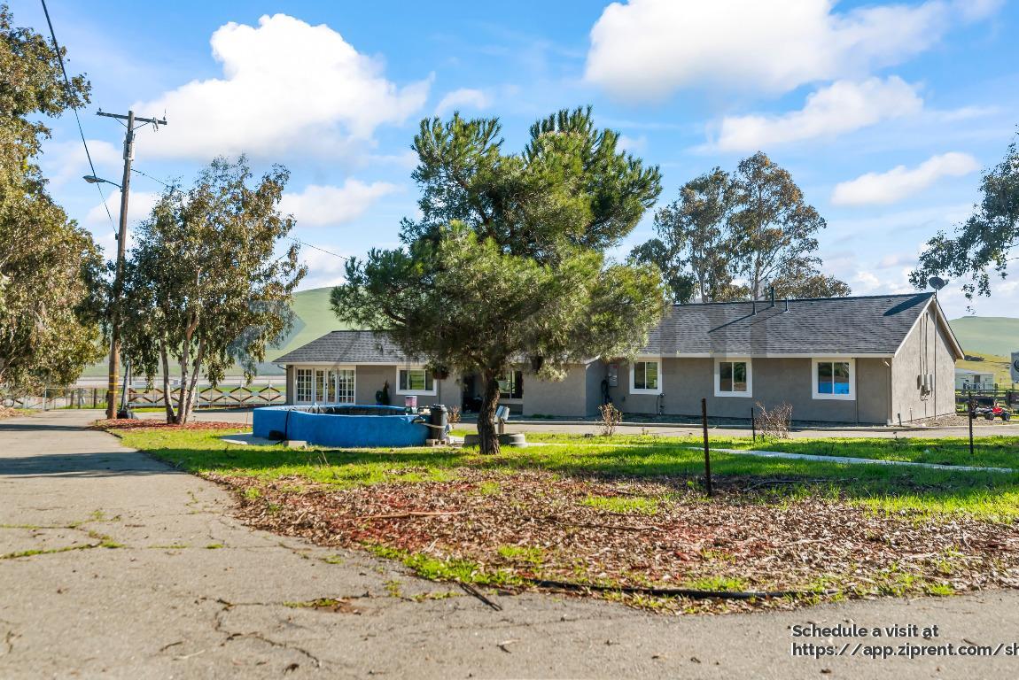 Building Photo - 3966 Dyer Rd