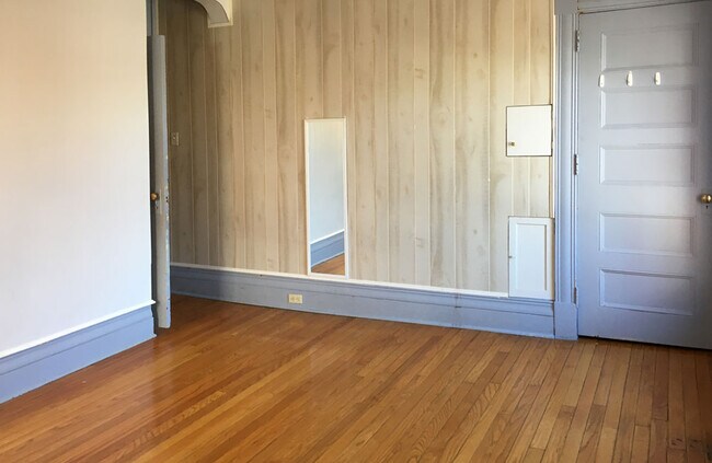 Bedroom ~14'x15' - 275 S River St