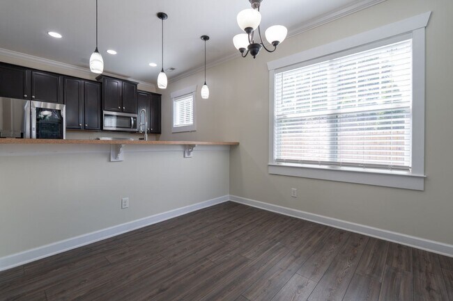 Building Photo - MOVE IN READY 3 Bedroom in the Heart of Western Branch!