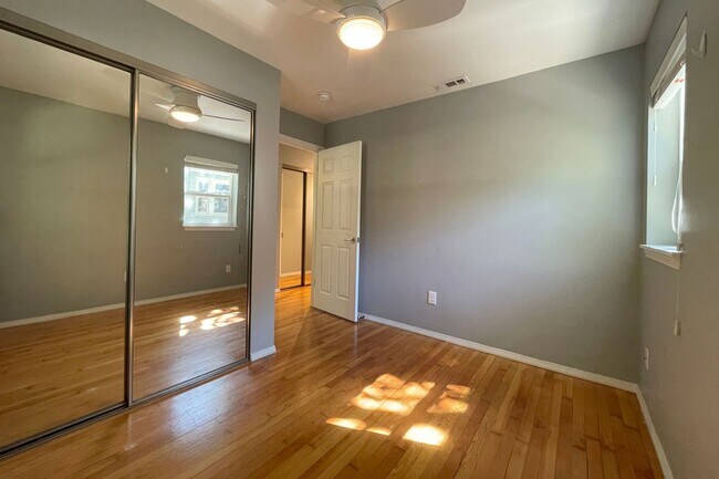 Building Photo - Charming Kenton Bungalow with Large Fenced Yard, Central A/C, Washer/Dryer