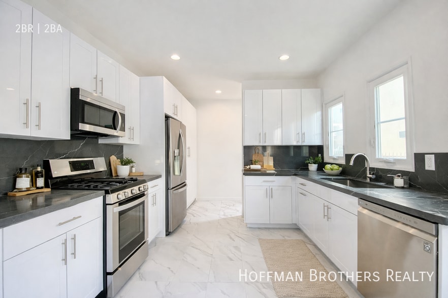 Building Photo - 1407 Laurel Ave