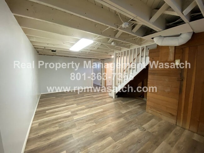Building Photo - Take a Look at This 4 Bedroom 2 Bathroom H...