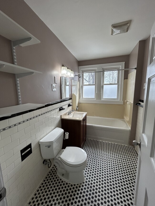 Building Photo - 7 Ureco Terrace