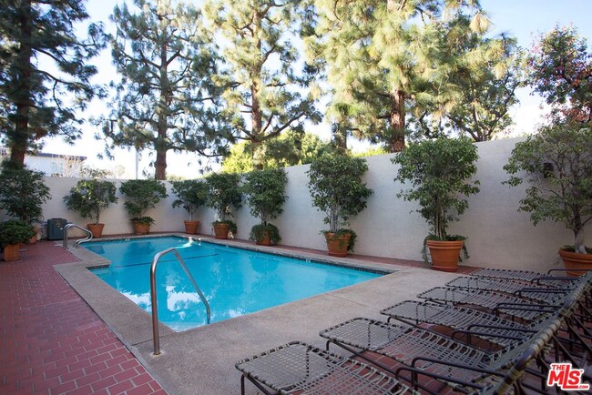 Building Photo - 8380 Waring Ave