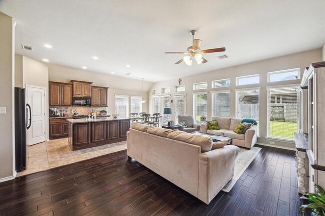 Building Photo - 14116 Timber Bluff Dr
