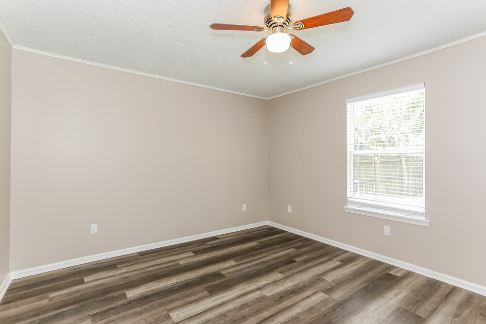 Building Photo - 3030 Caroline Crest Dr E