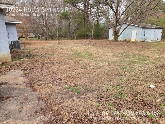 Building Photo - 10224 Holly Springs Rd