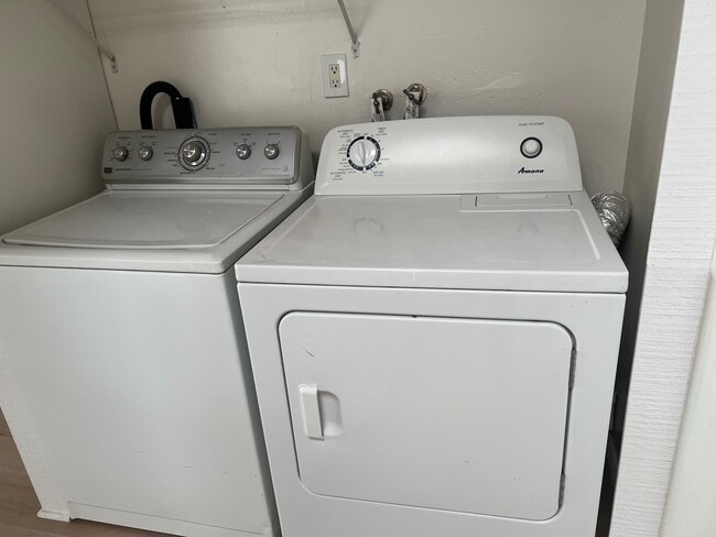 Building Photo - 2804 Manhattan Ave