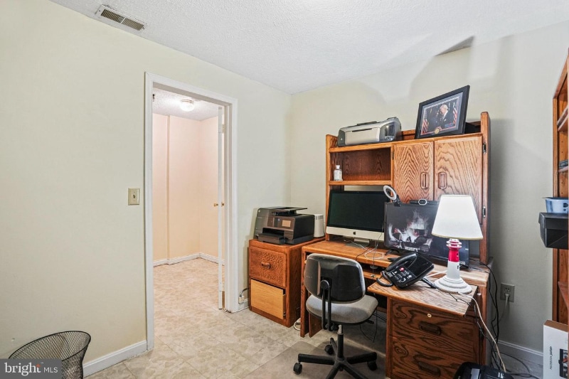 Building Photo - 16151 Brookmead Ct