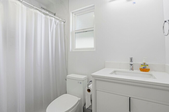 Building Photo - Just Built Two Bedroom Property!