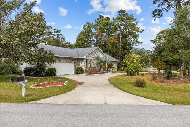 Building Photo - Corner Lot Brandywine Home Available for Long Term Rental