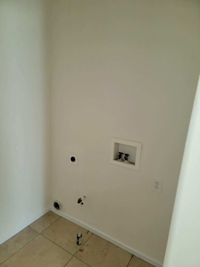 Building Photo - 66651 Ironwood Dr