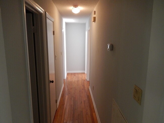 Building Photo - 1903 Skyland Dr