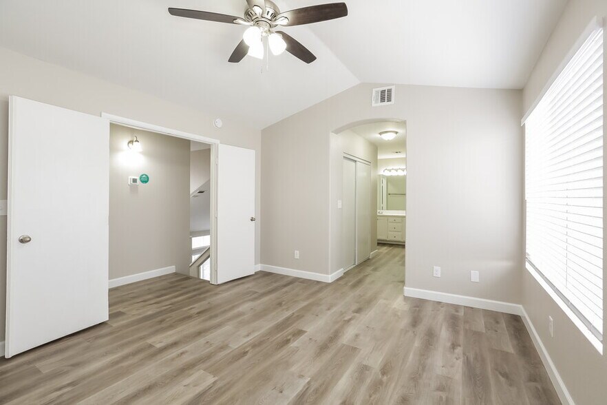 Building Photo - 162 Mirador St