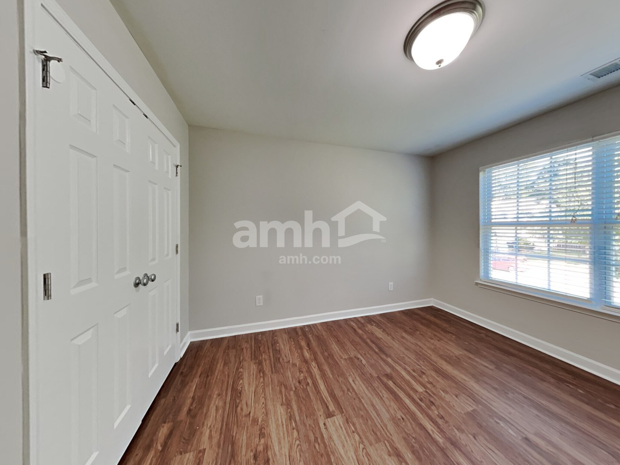 Building Photo - 111 Hawleyville Ln