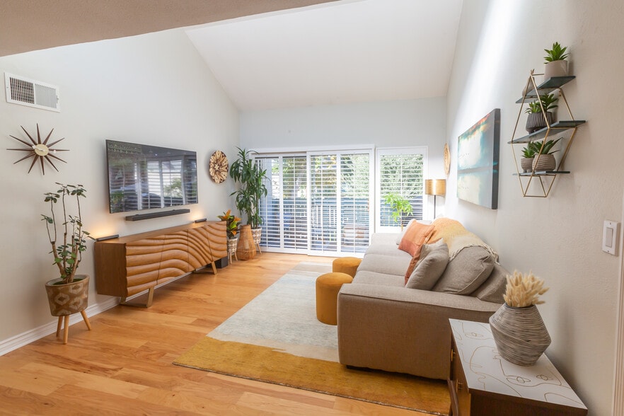 Building Photo - 5700 Etiwanda Ave