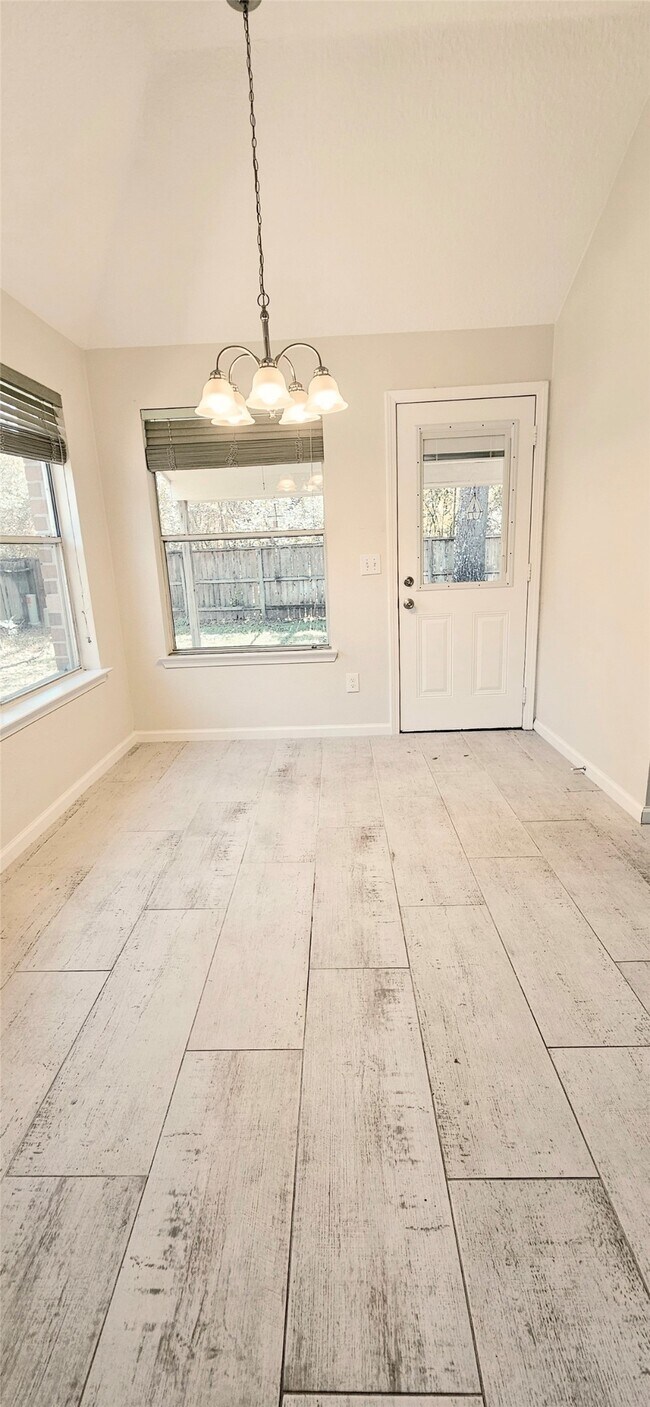 Building Photo - 140 S Winterport Cir