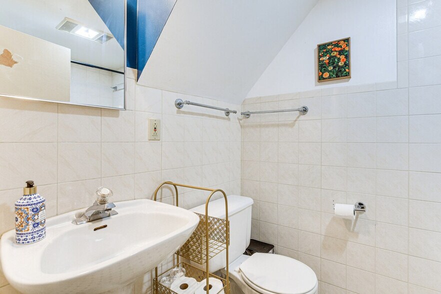 Building Photo - 1512 Mulford St