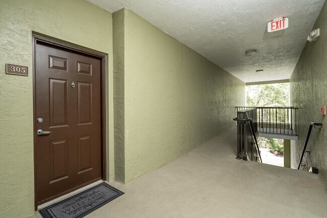 Building Photo - 1005 Bella Vista Blvd