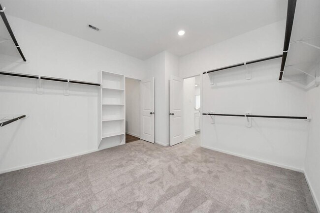Building Photo - 2922 Mariner Island Dr