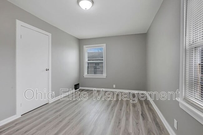 Building Photo - 1999 W Broad St