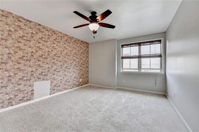Building Photo - 2540 Maple Ridge Ln
