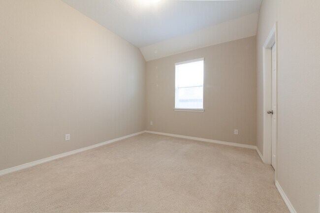 Building Photo - 22138 Grand Mist Dr