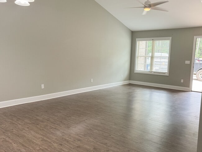 Building Photo - 1675 Jordon Ave