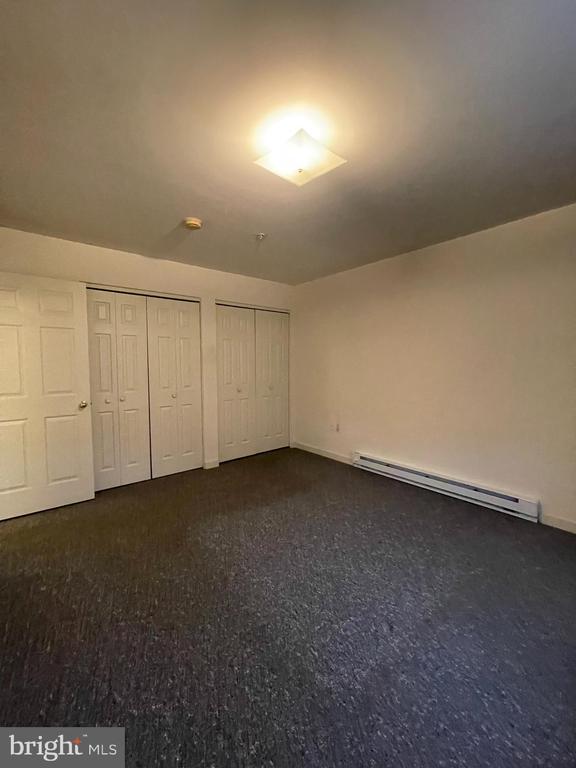 Building Photo - 159 E Chestnut St