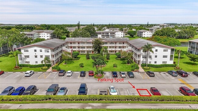 Building Photo - 486 Fanshaw L
