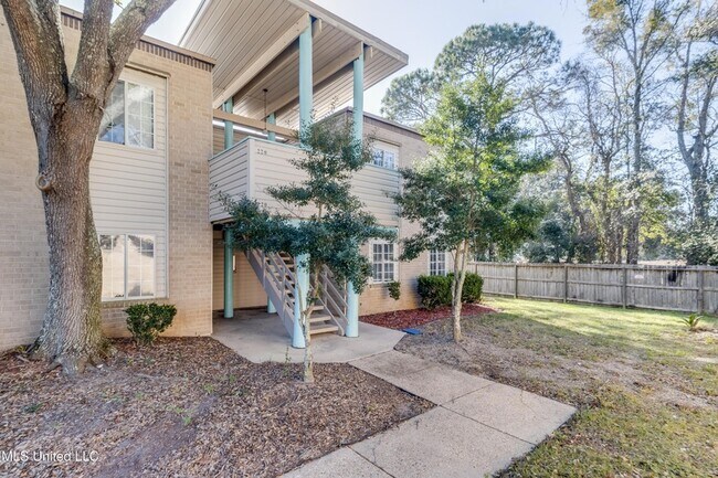 Building Photo - 245 Mc Donnell Ave