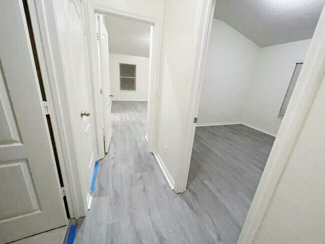 Building Photo - Great 3bed/2.5bath Rental Opportunity in T...