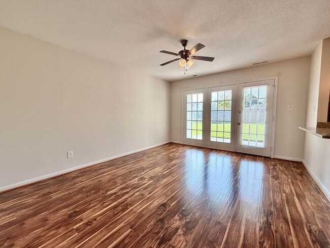 Building Photo - 1012 Antioch Cir