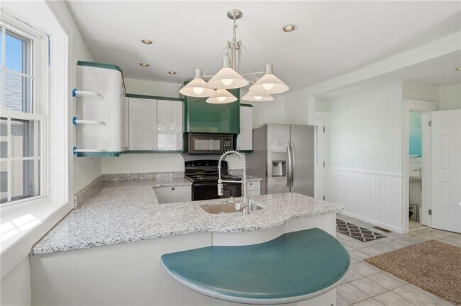 Building Photo - 21 Earlham Way