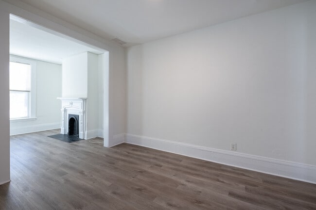 Building Photo - 406 Paines Ave NW
