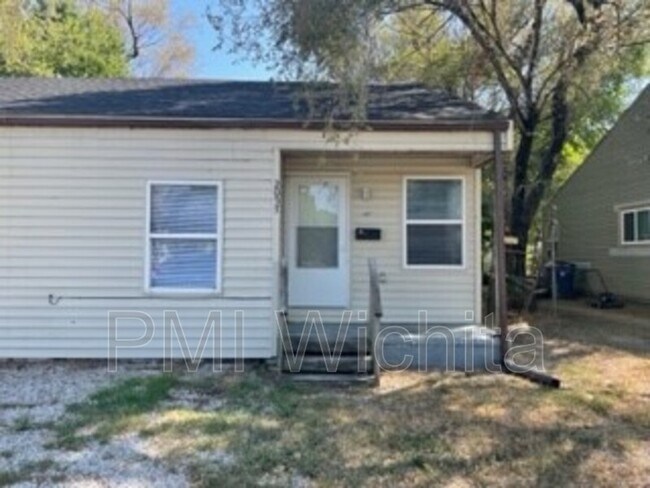 Primary Photo - 2057 E 9th St N
