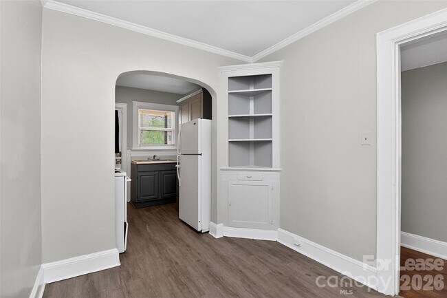 Building Photo - 1418 Park Dr