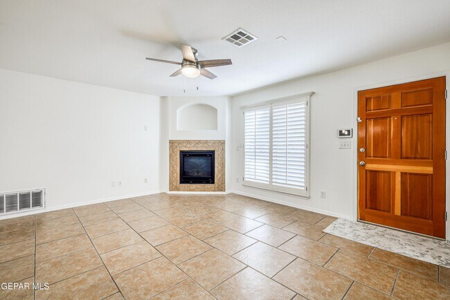 Building Photo - 6289 Cosecha Luna Cir