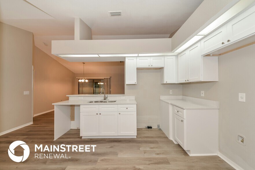Building Photo - 3767 Acorn St