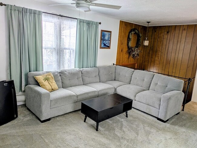 Building Photo - 1606 Daniels Run Rd NE