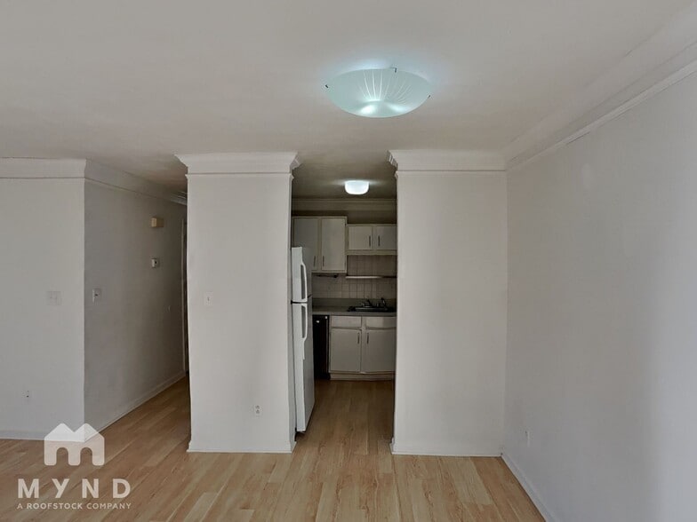 Building Photo - 7992 Shady Oak Trail