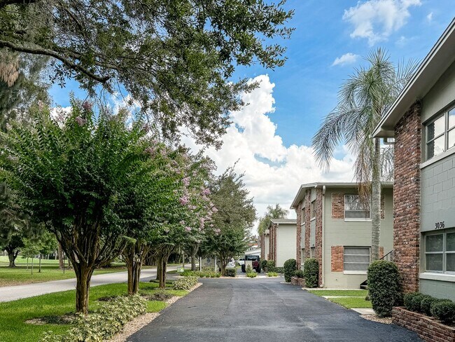 Building Photo - McLean Fairway 3036B